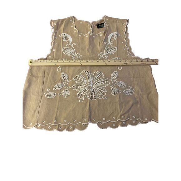 NWT VICI Lennon Eyelet Linen Blend Embroidered Sleeveless Blouse Tan XL - Picture 10 of 12
